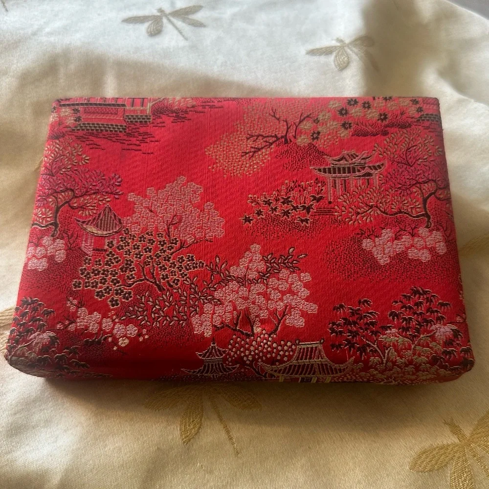 Vintage Asian Red Floral Silk Satin Fabric Covered Travel Trinket / Jewelry Box.